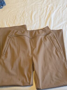 HALARA Women's Trousers in Taupe